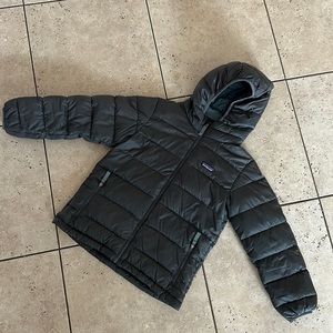 BOYS PATAGONIA DOWN SWEATER HOODED SIZE S 7-8